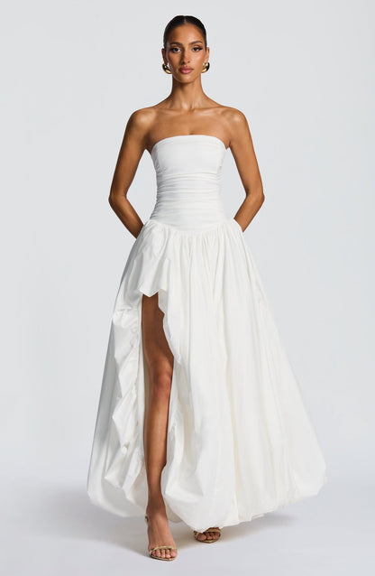 Mariana - Robe Longue Élégance et Raffinement