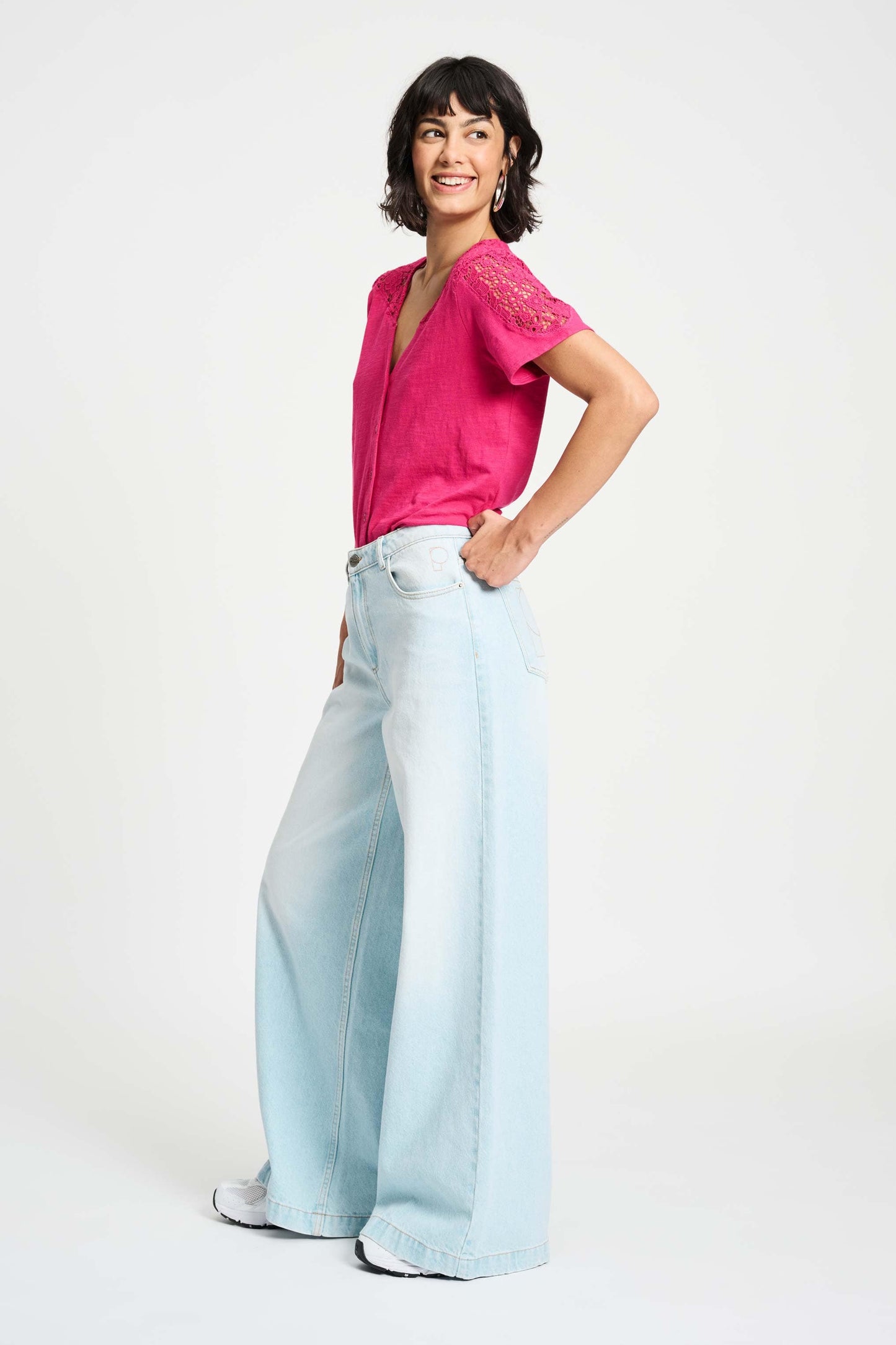 Ellen Fuchsia - Chemisette col V
