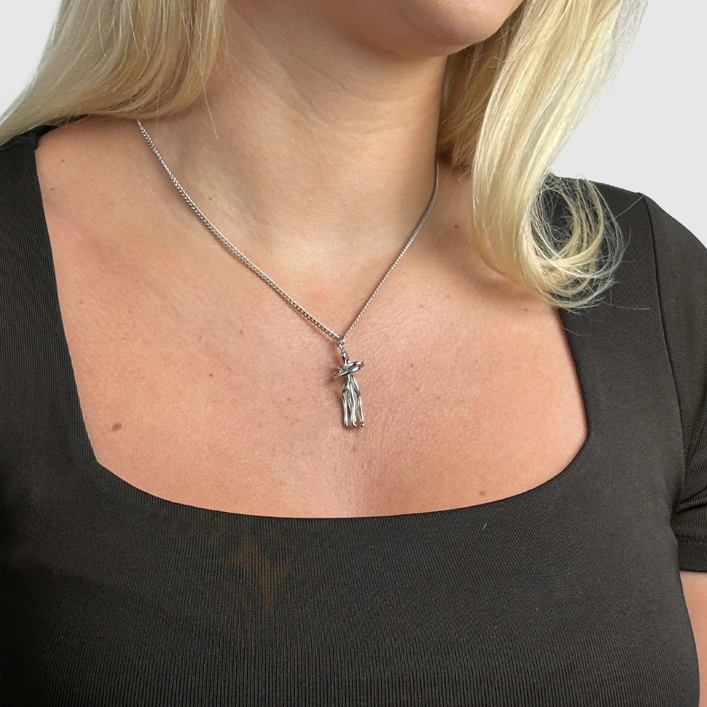 Luvina - Collier Élégant Pendentif Sculpture