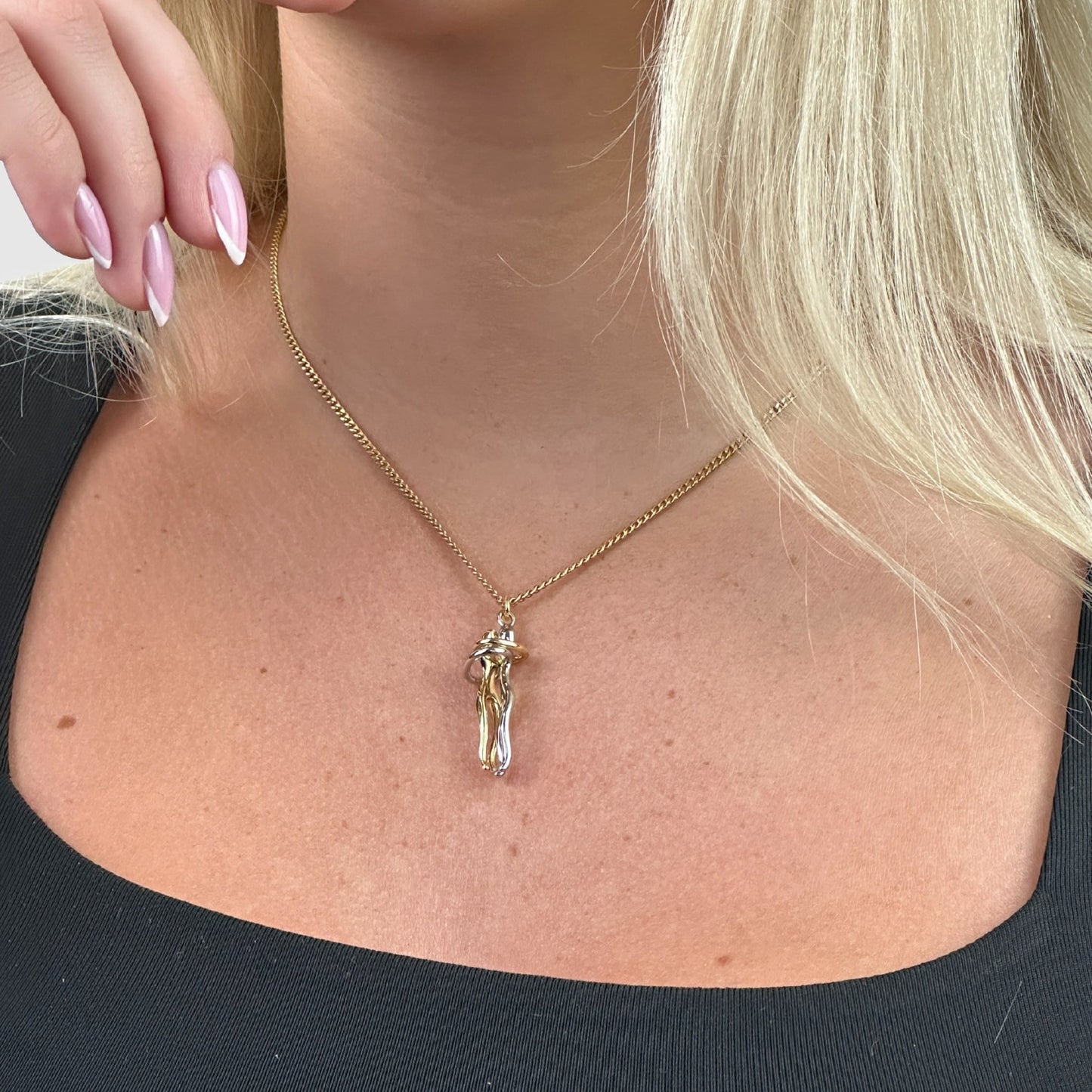 Luvina - Collier Élégant Pendentif Sculpture
